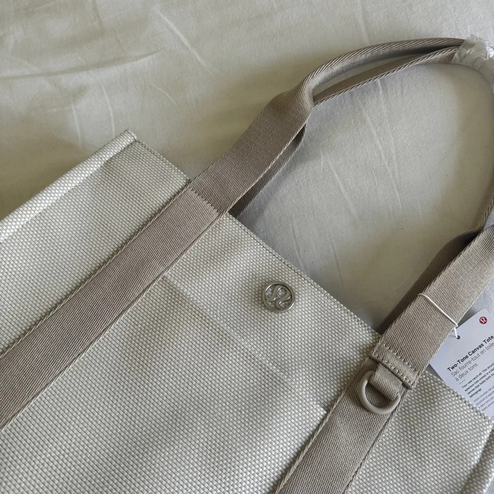 LAST ONE 🆕 Lululemon Two Toned Canvas Tote Bag Large 10L Mojave Tan Light Ivory - Picture 2 of 7